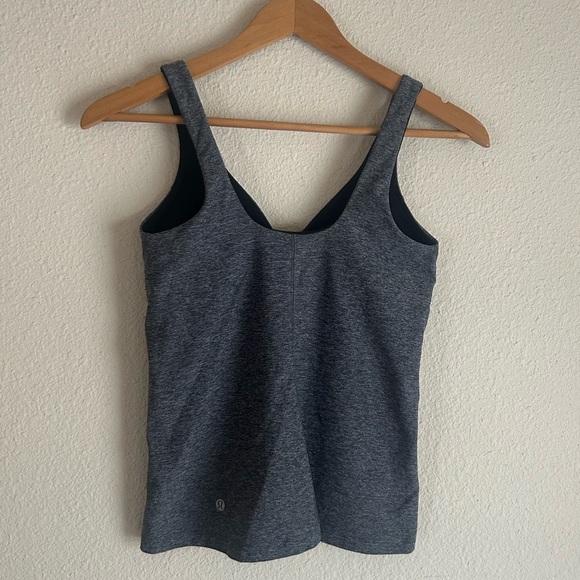 Lululemon Contour Tank in heathered grey | size 6 - Picture 5 of 10
